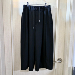 지오송지오 25FW 스트럭처 크롭 와이드 팬츠 78