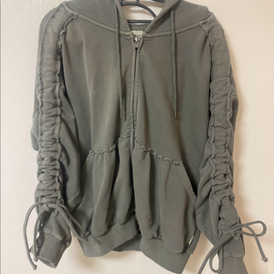 ORDINARY HOLIDAY 카키 셔링 후드 집업 (원가 8만)