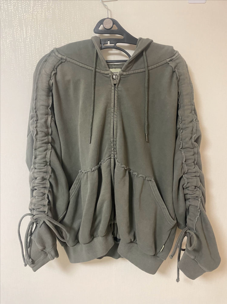 ORDINARY HOLIDAY 카키 셔링 후드 집업 (원가 8만)--1