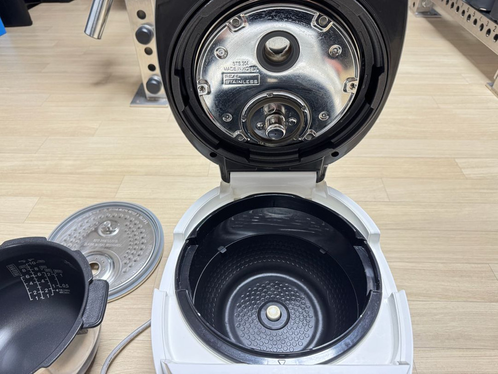 쿠쿠전자 10인용 IH 트윈프레셔 마스터셰프 전기 압력 밥솥(CRP-LHTR1010FWM)--7