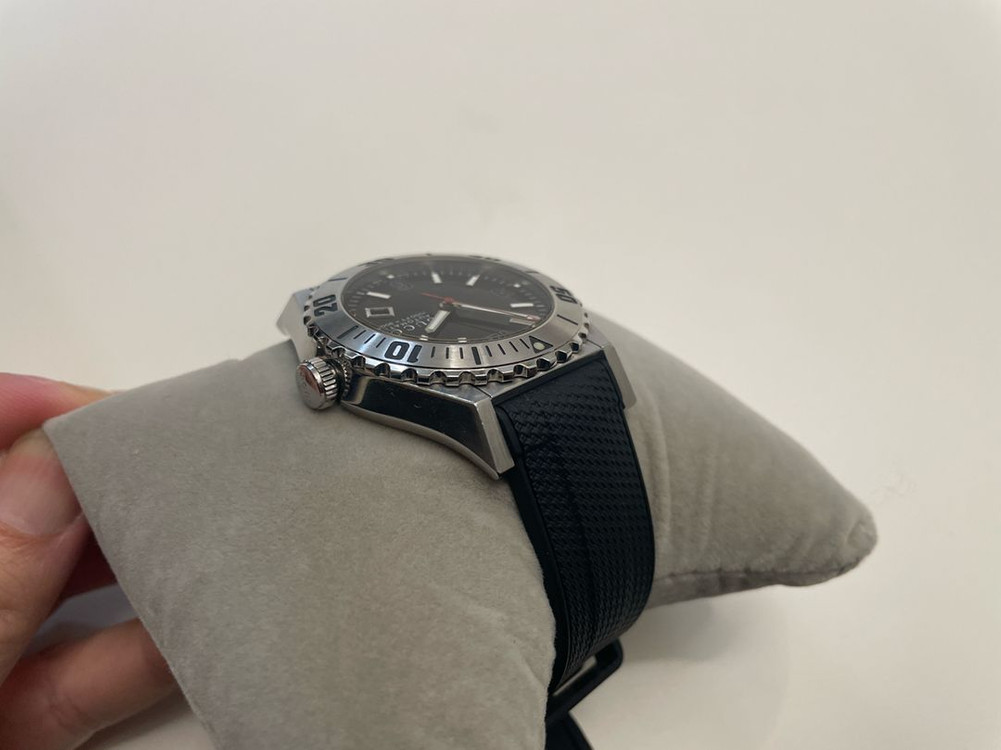 구찌 오토매틱 다이버 시계 판테온(YA115211)--7