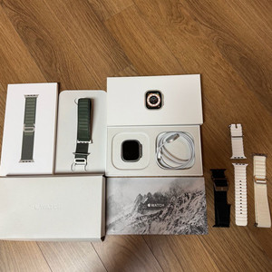 애플워치 울트라1 49mm 티타늄 셀룰러 풀박스 + 추가 스트랩 다수
