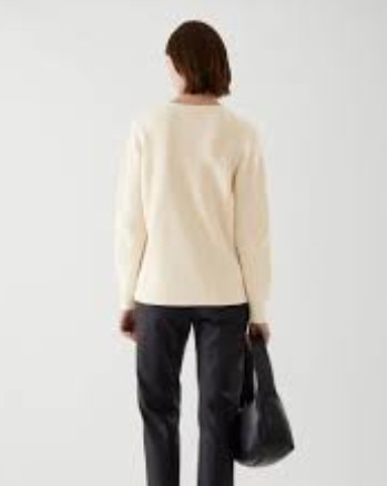 코스 COS 컷아웃 트위스트 박시핏 니트 M 사이즈 새상품 정품--1