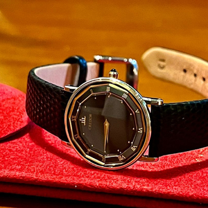 크레도르 18k 베젤 시계