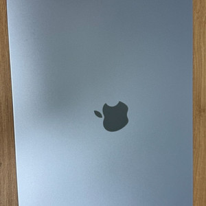 애플 2025 M4 맥북에어 15인치 32GB 1TB 팝니다.