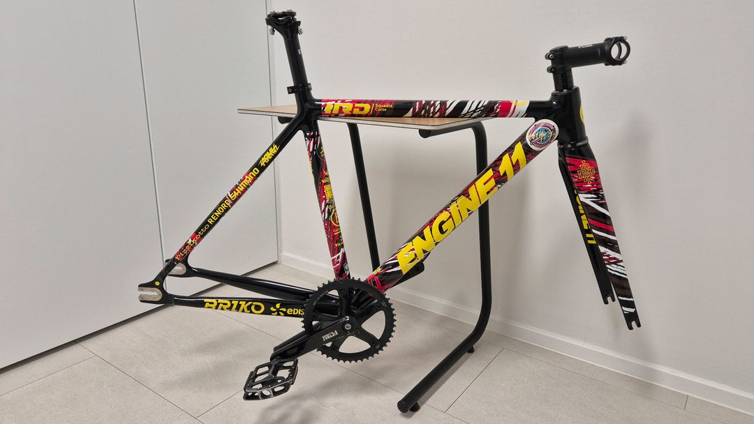 엔진11 ird 팀에디션 프레임셋 팝니다. 이미지