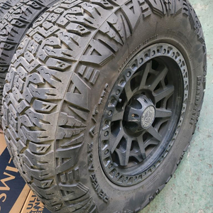 오프로드 휠타이어 레이다 레니게이드 At pro 265 70 17 + 17인치 타쿠마 코베트 휠 이미지