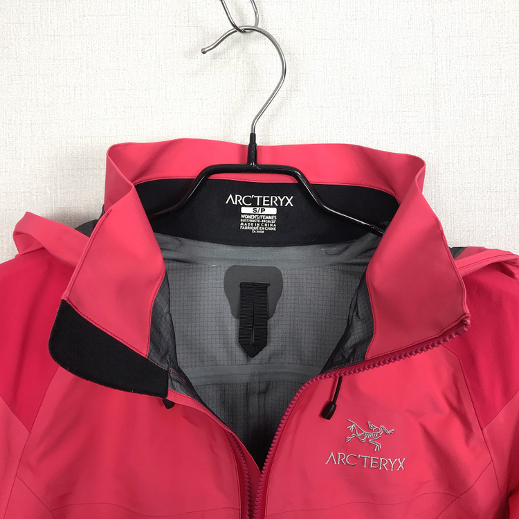 아크테릭스 고어텍스 바람막이 자켓 여성S 이미지