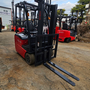 2014년식 최신형 니찌유 좌식 삼륜 1톤 전동지게차 3M 좁은곳OK 550만