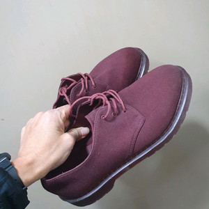 닥터마틴 버건디 색상 스니커즈 265 이미지