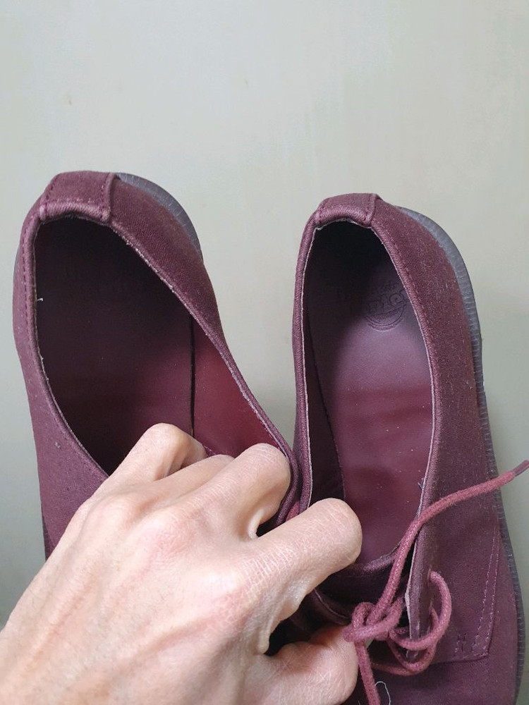 닥터마틴 버건디 색상 스니커즈 265 이미지