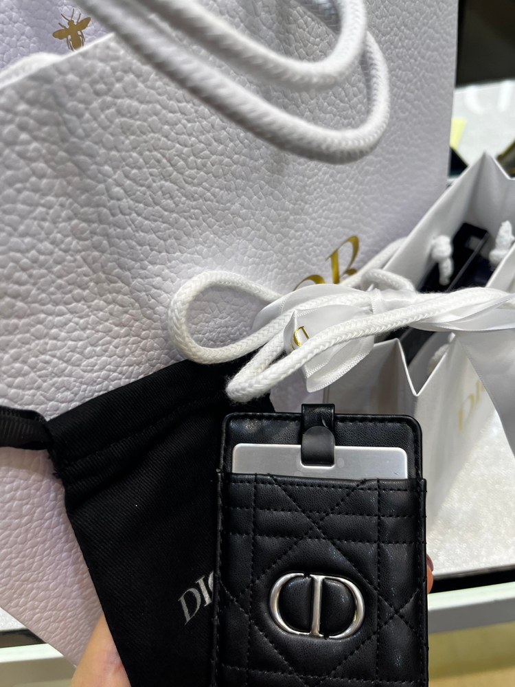 디올뷰티 카드지갑 새상품 택포 8만원--1