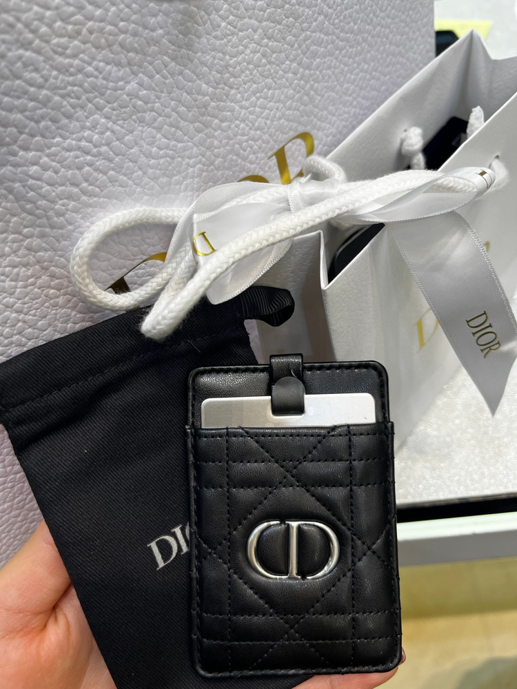 디올뷰티 카드지갑 새상품 택포 8만원--2