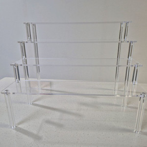 월콜 피규어 아크릴 계단형 받침대 4층형 4세트일괄 판매합니다.