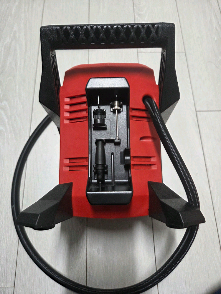 밀워키 타이어 공기주입 에어펌프 M12 BI--1