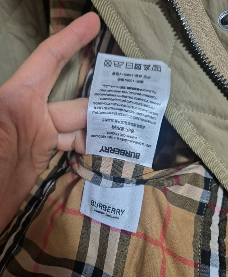 버버리 퀄팅자켓--3