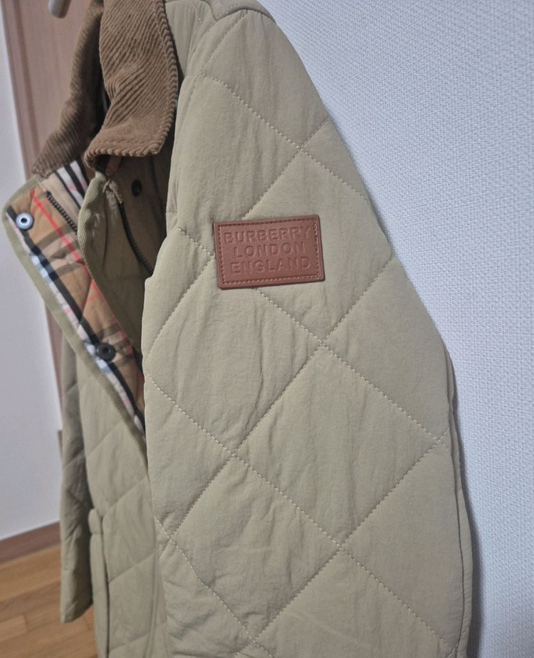 버버리 퀄팅자켓--7