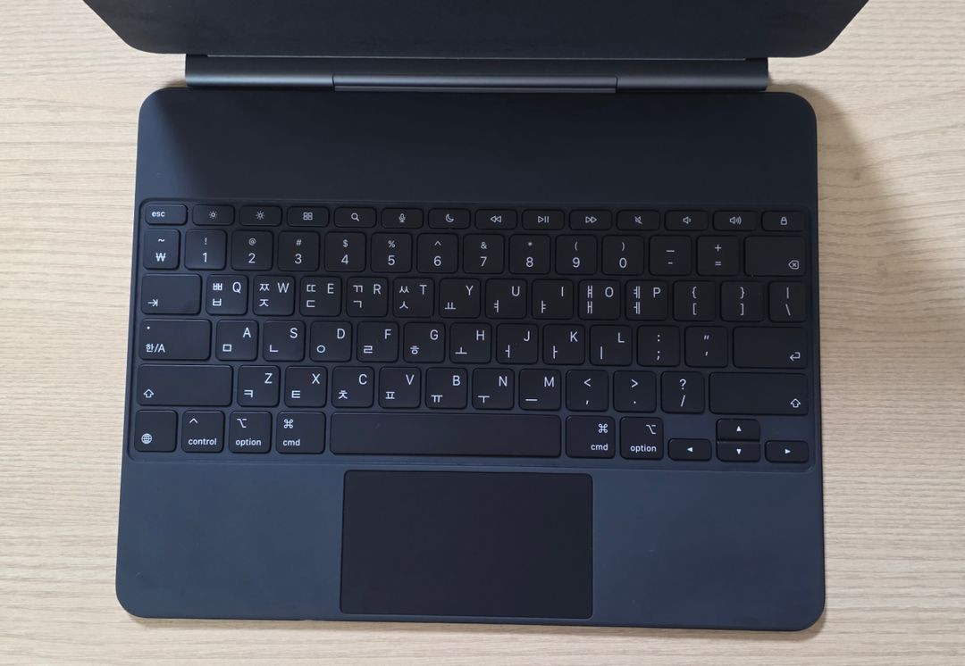 애플 정품 매직키보드 13인치 에어모델 A3340 아이패드 에어13(m2,m3,m4전용)--1