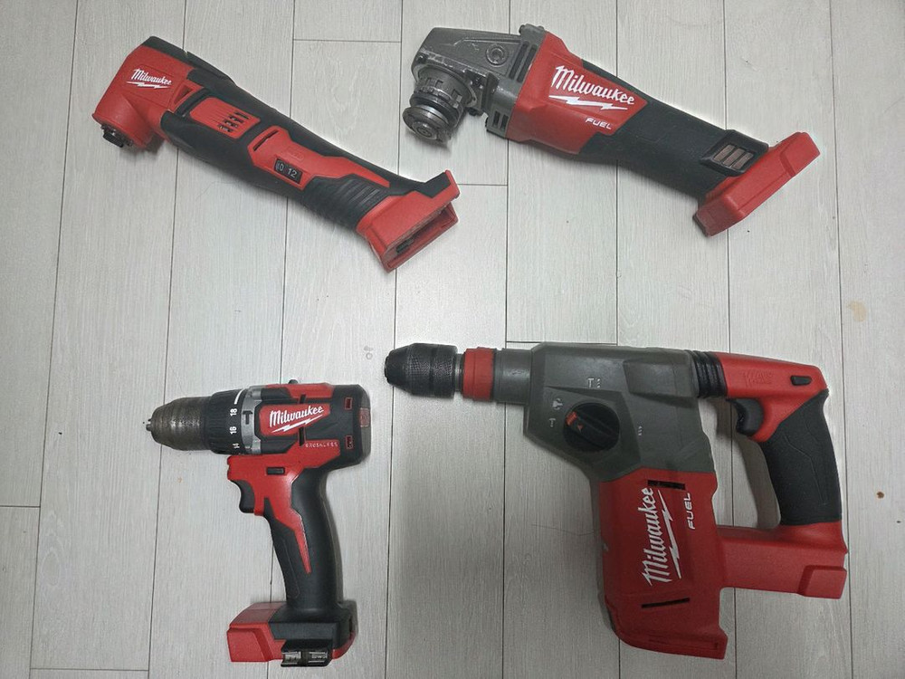 정품 밀워키 여러가지 그라인더 멀티커터 함마드릴 쁘래까 청소기 집진기 대포 송풍기 샌딩기 직쏘 스킬 메거진 집진기--1