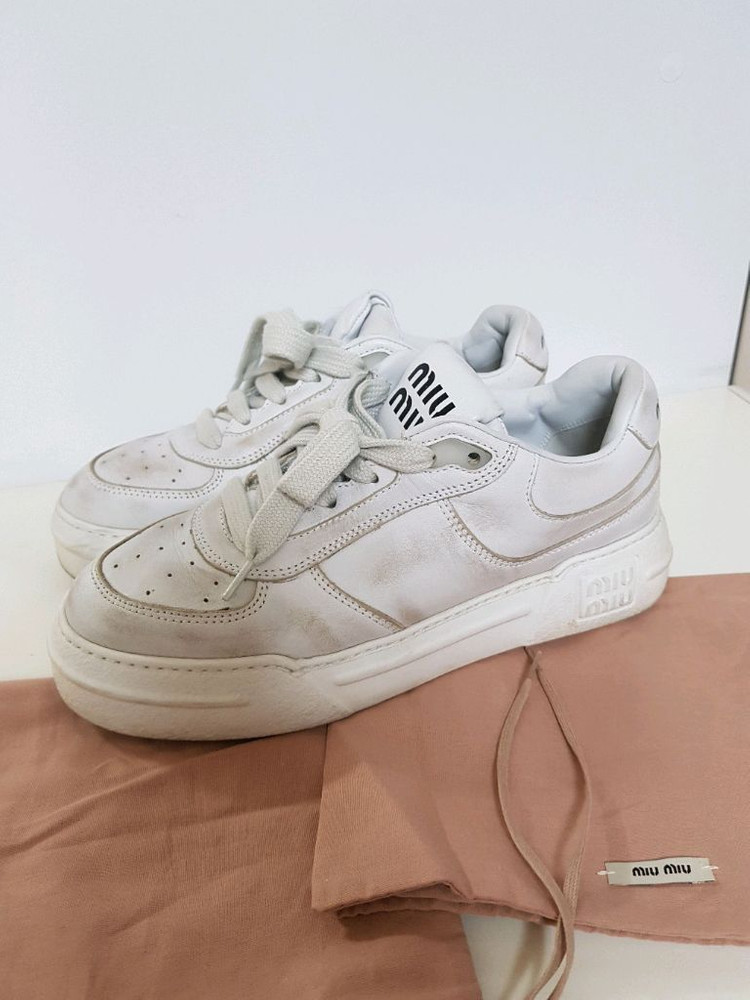 미우미우 블리치드 스니커즈 이미지