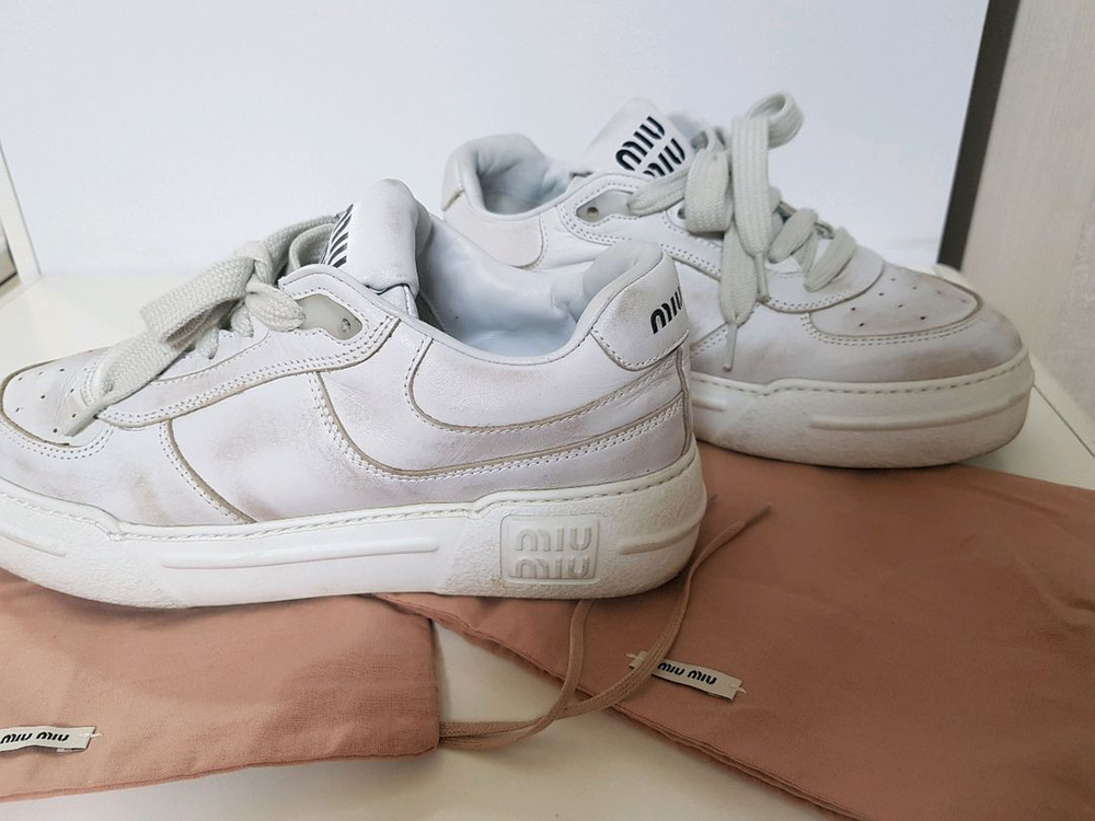 미우미우 블리치드 스니커즈 이미지