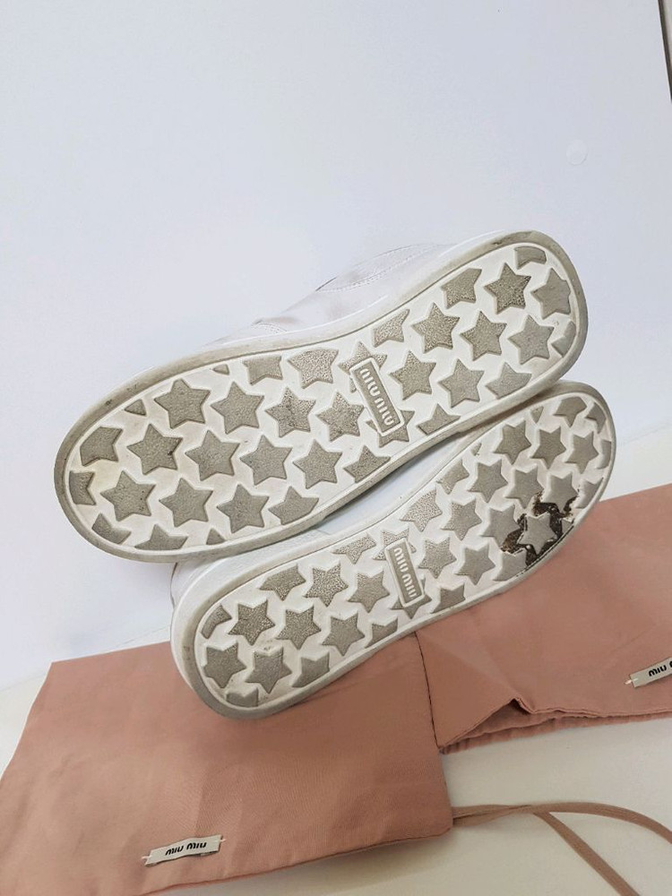 미우미우 블리치드 스니커즈 이미지