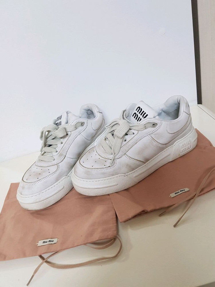 미우미우 블리치드 스니커즈 이미지