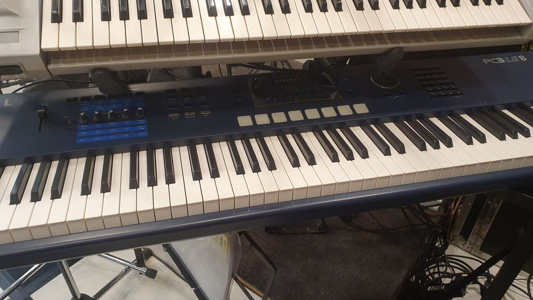 커즈와일(KURZWEIL) PC3 LE8 + 코르그(KORG) TRITON 61+ IMI-2단 스텐드--3