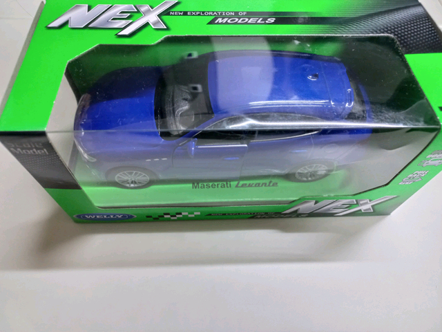 마세라티 르반떼 1:32 다이캐스트 Welly NEX 새상품 판매 (미개봉) 이미지