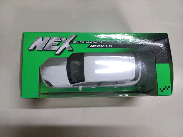 포르쉐 카이엔 터보 NEX 모델 1:32 새상품 판매 (미개봉)--1