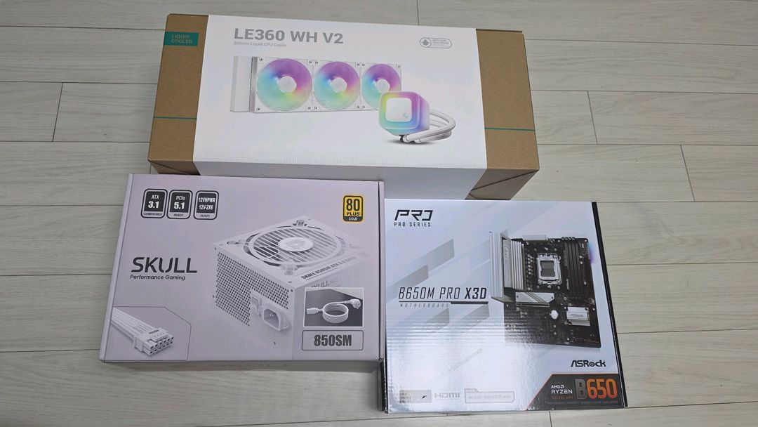 라이젠9 7900 RAM 64GB SSD 2TB 미니 어항 반본체 팝니다.--4