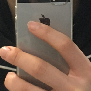 아이폰se1 128기가 국내정발판 구매합니다 이미지