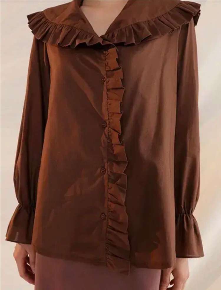 [새상품] 커먼유니크 브라운 카라 프릴 블라우스 이미지