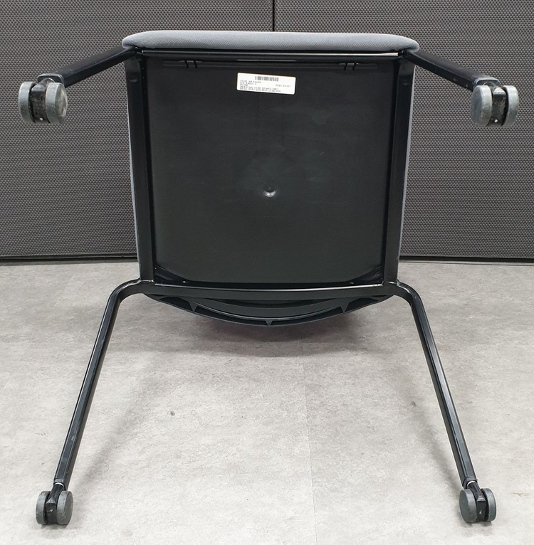 스틸케이스 회의용 REPLY 의자 이미지