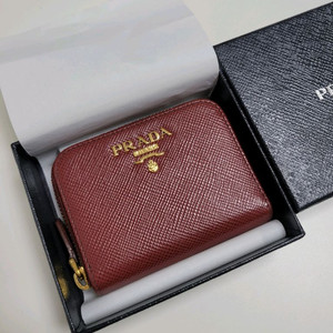 프라다 지퍼 카드지갑 이미지