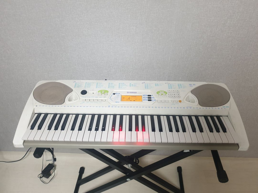 [거치대 포함] 야마하 EZ-J25 라이팅 키보드 (건반 일부 불량/저렴하게)--2