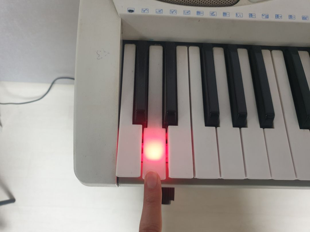 [거치대 포함] 야마하 EZ-J25 라이팅 키보드 (건반 일부 불량/저렴하게)--3