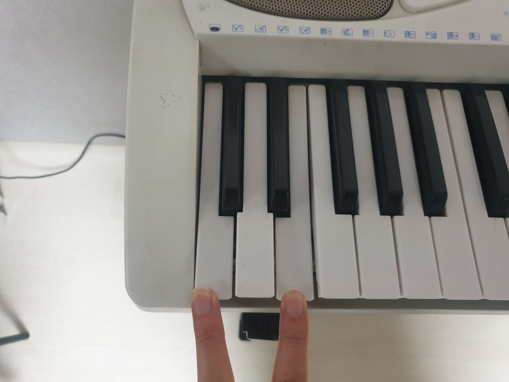 [거치대 포함] 야마하 EZ-J25 라이팅 키보드 (건반 일부 불량/저렴하게)--4