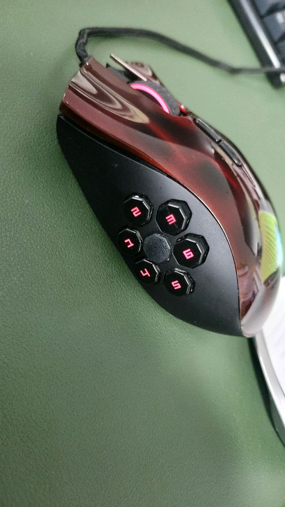 # RAZER 레이저 나가 헥스 레드 에디션 게이밍 마우스 급처--8