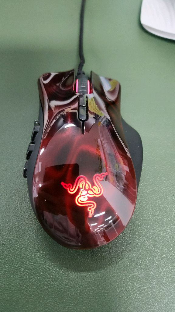 # RAZER 레이저 나가 헥스 레드 에디션 게이밍 마우스 급처--9