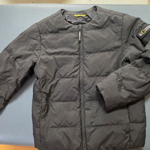 내셔널지오그래픽키즈 경량패딩 블랙 140 팝니다. 이미지