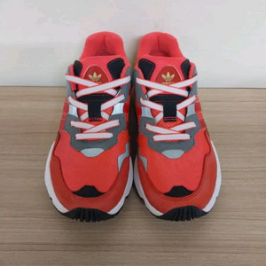 여성 아디다스 영-96 운동화 (230)