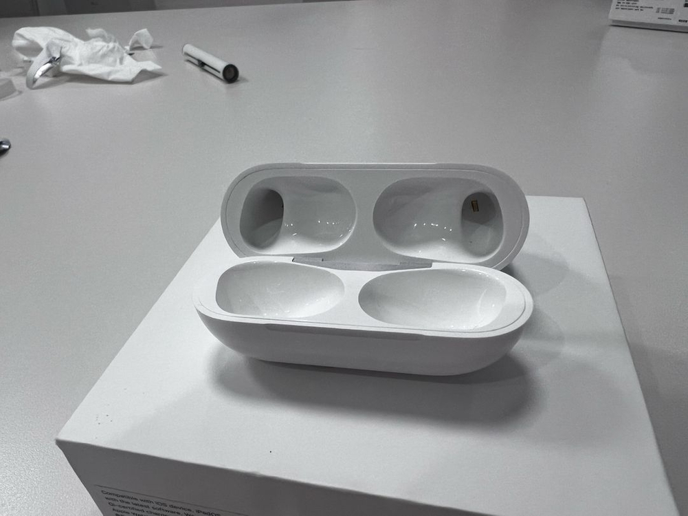 에어팟 프로 2세대(8핀) 팝니다--2