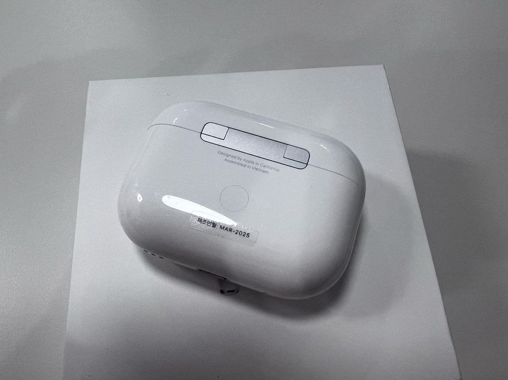 에어팟 프로 2세대(8핀) 팝니다--3