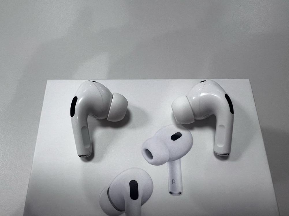 에어팟 프로 2세대(8핀) 팝니다--4