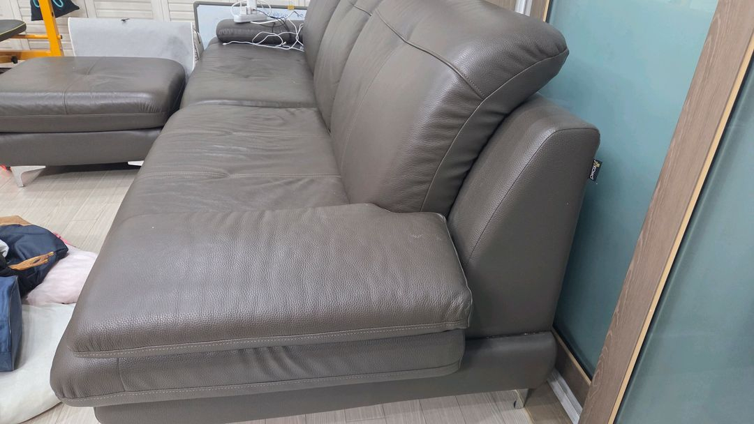 자코모가죽소파4인용 이미지