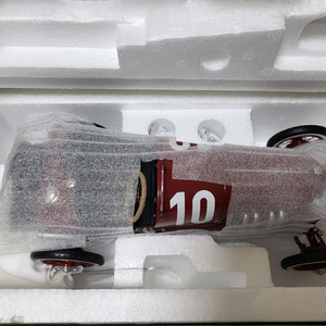 다이캐스트모형 1/18 CMC 타르가 플로리오 #10번 이미지