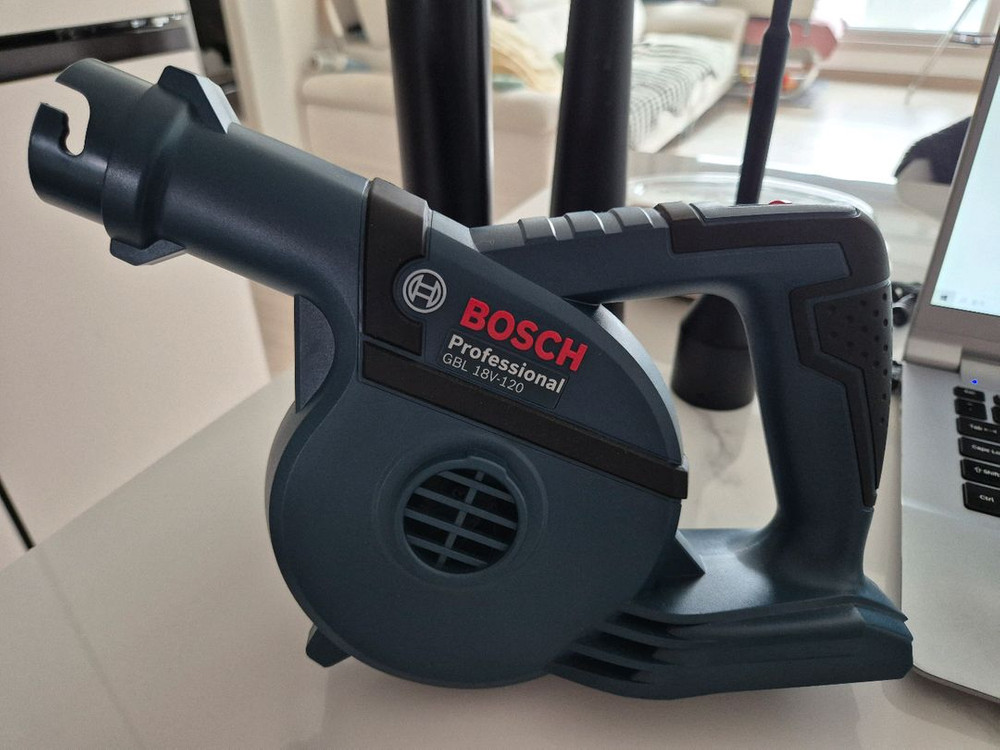 보쉬송풍기gbl 18v-120 5ah배터리 2개 이미지