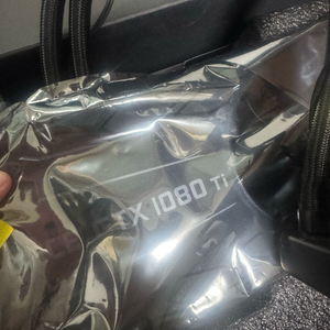 1080ti 상급기 그래픽카드 이미지