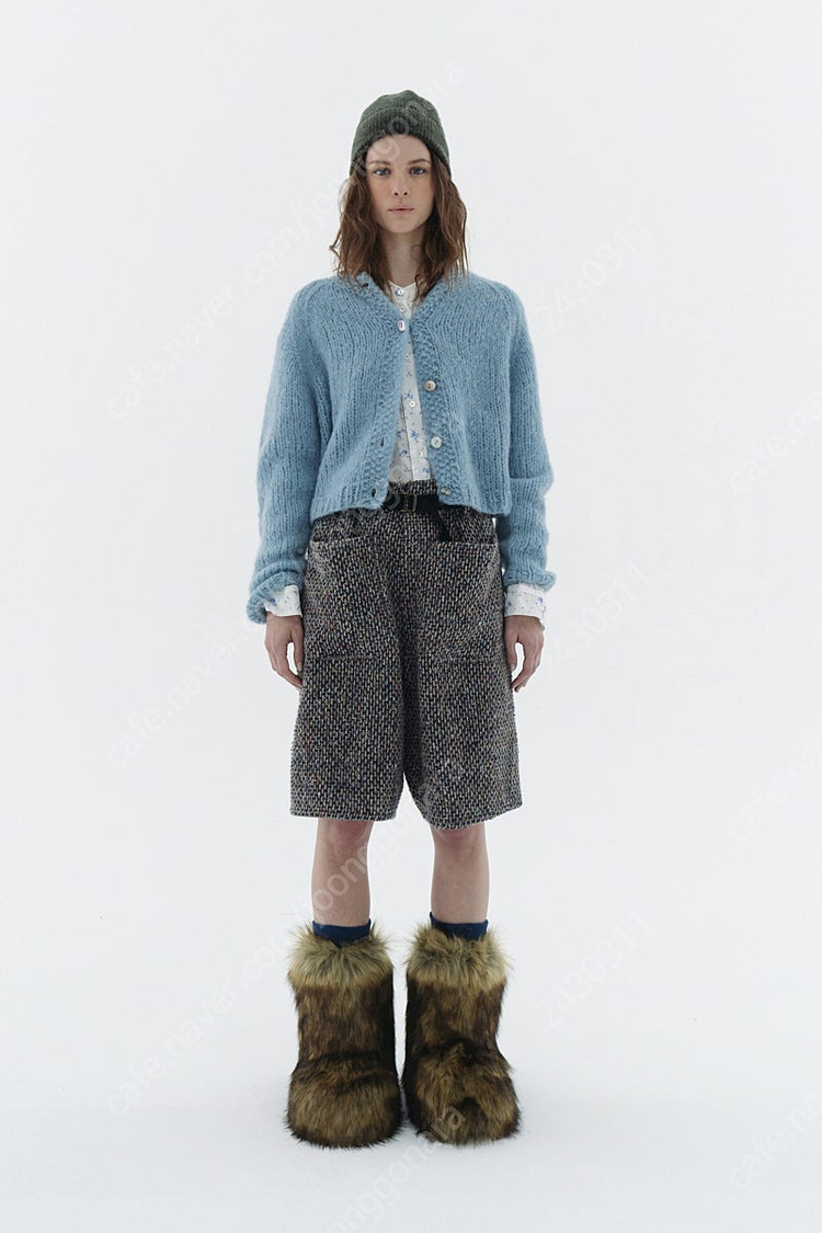 VIA PLAIN 비아플레인 비아 샐리 핸드메이드니트 금새록 착용--3